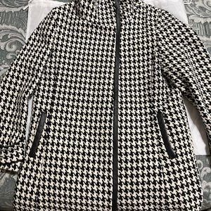 Beautiful Calvin Klien Houndstooth Coat!!